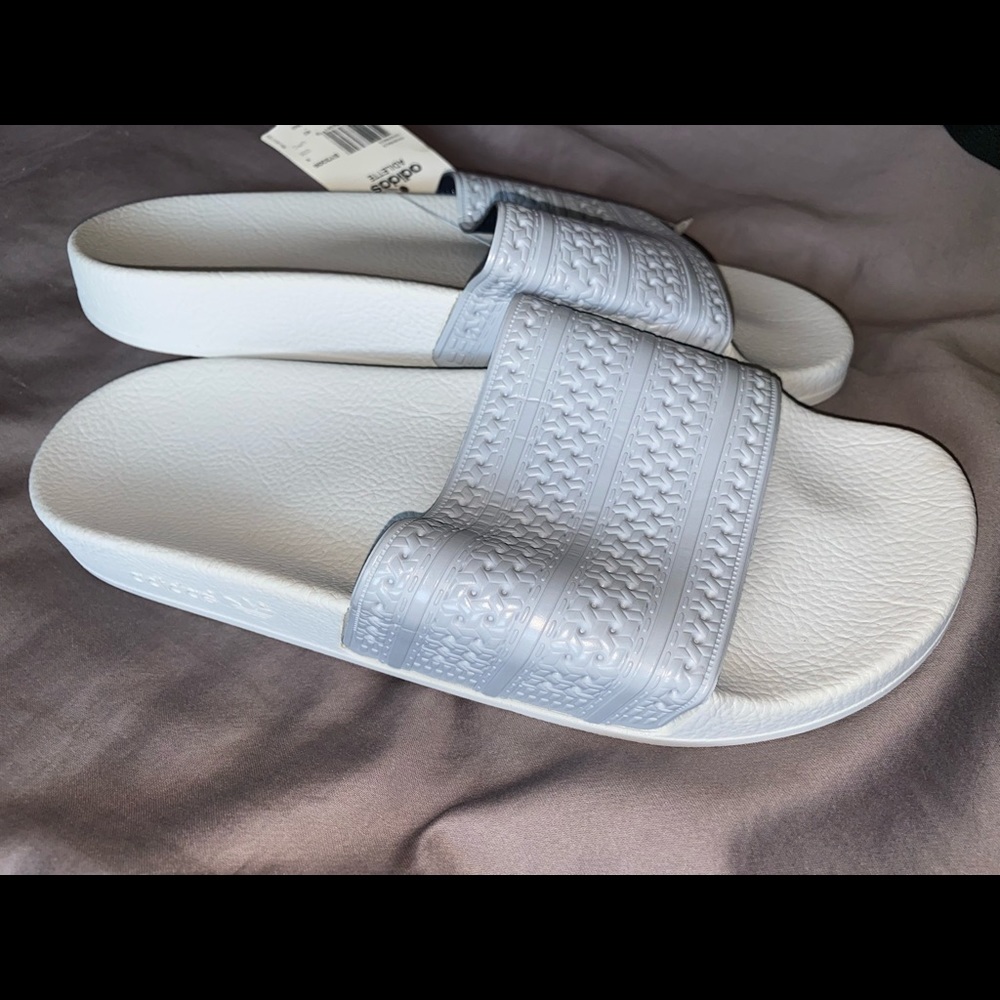 New Adidas grey adilette size 8 women’s